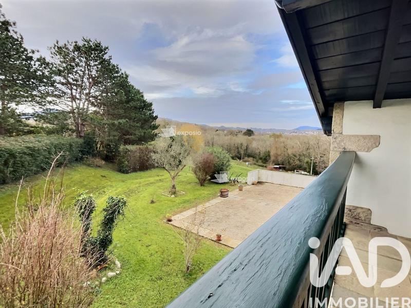 Maison de maîtres - 300 m² - 10 pièces