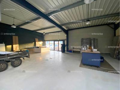 Local commercial - 242 m²