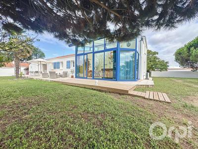 Maison - 242 m² - 6 pièces