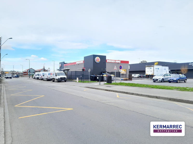 Local commercial - 3 400 m²