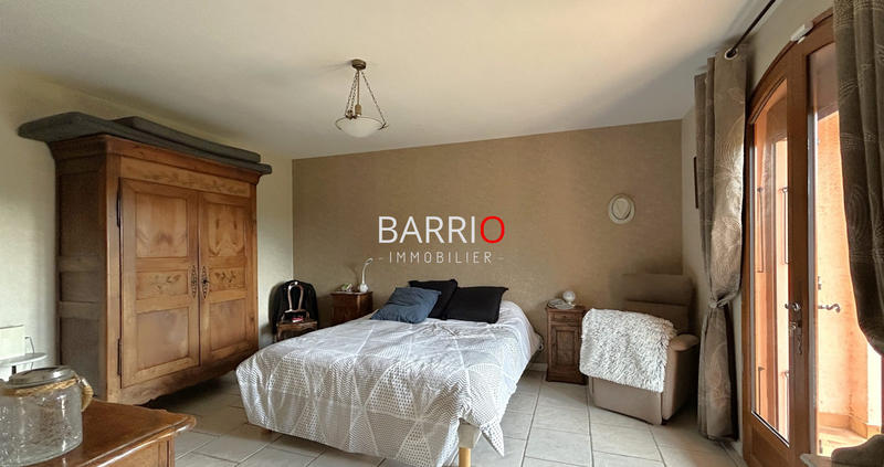 Villa - 226 m² - 8 pièces