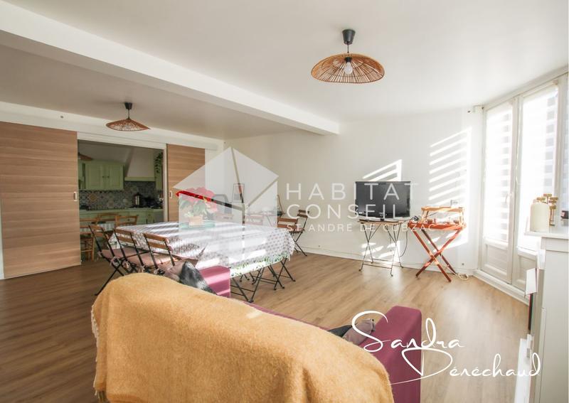 Maison - 228 m² - 9 pièces