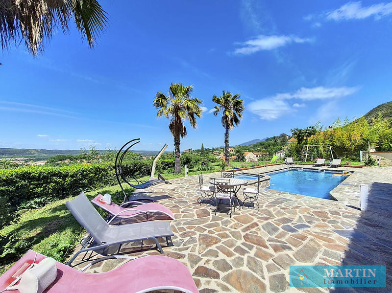 Villa - 185 m² - 9 pièces