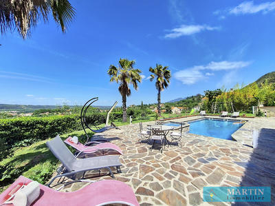 Villa - 185 m² - 9 pièces