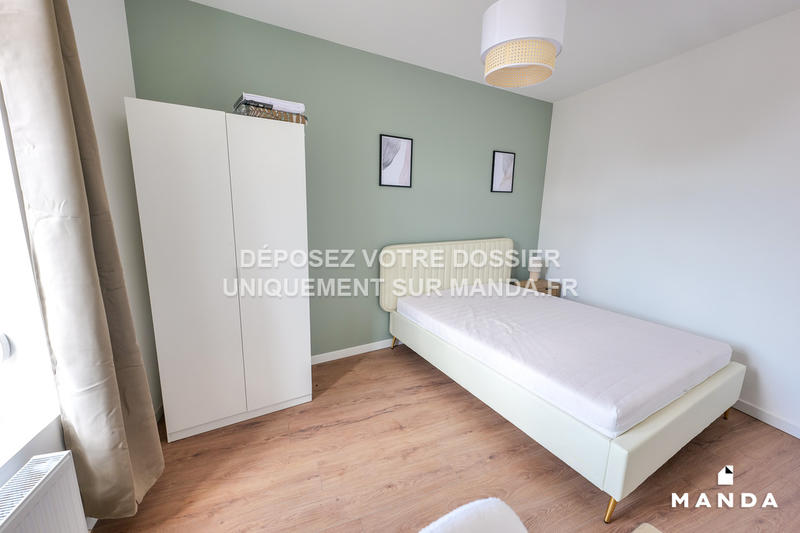 Chambre - 11 m² - 4 pièces