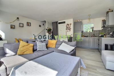 Maison - 74 m² - 5 pièces