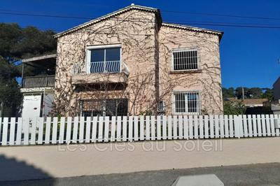 Maison - 180 m² - 5 pièces