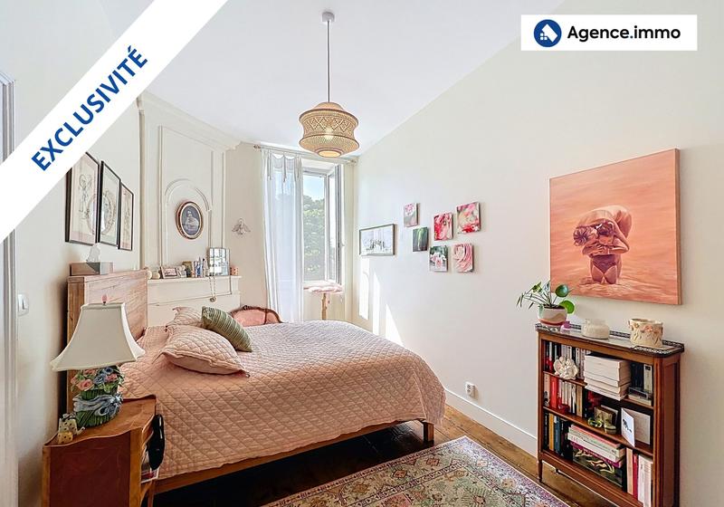 Maison traditionnelle - 270 m² - 12 pièces