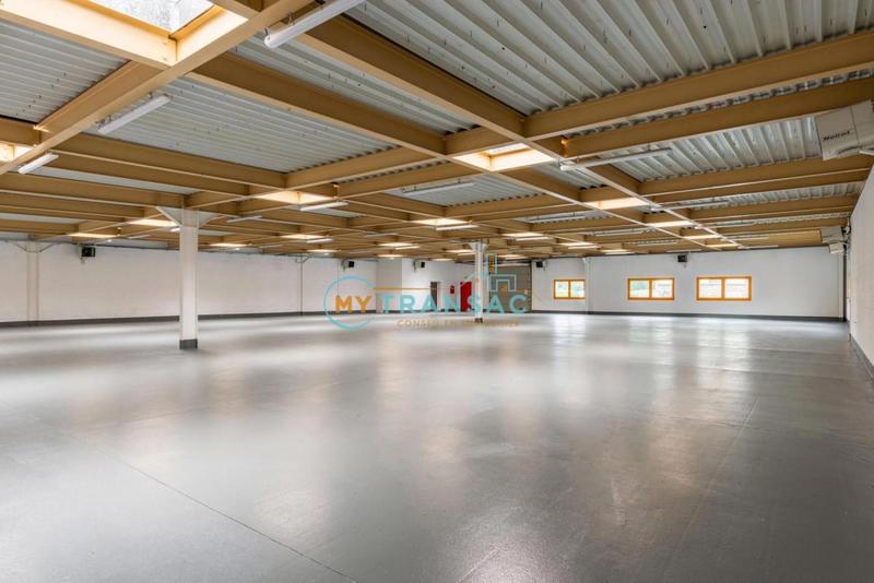 Local d'activité / Entrepôt - 465 m²