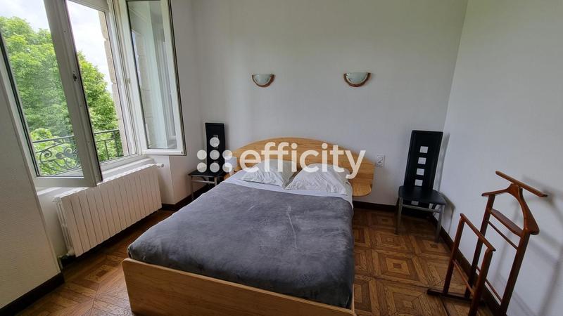 Immeuble - 150 m² - 10 pièces