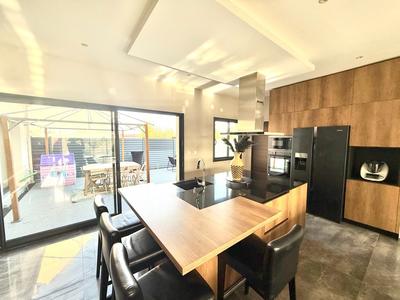 Maison - 193 m² - 7 pièces