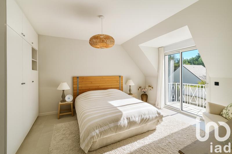 Maison - 240 m² - 10 pièces