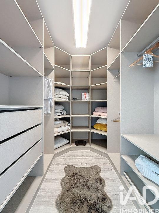 Maison - 259 m² - 5 pièces