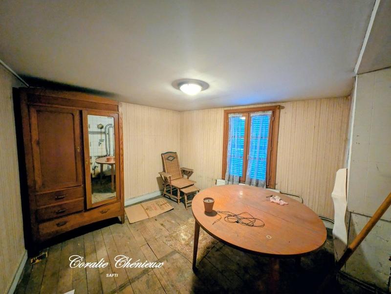 Maison - 240 m² - 11 pièces