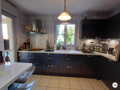 Maison - 100 m² - 5 pièces