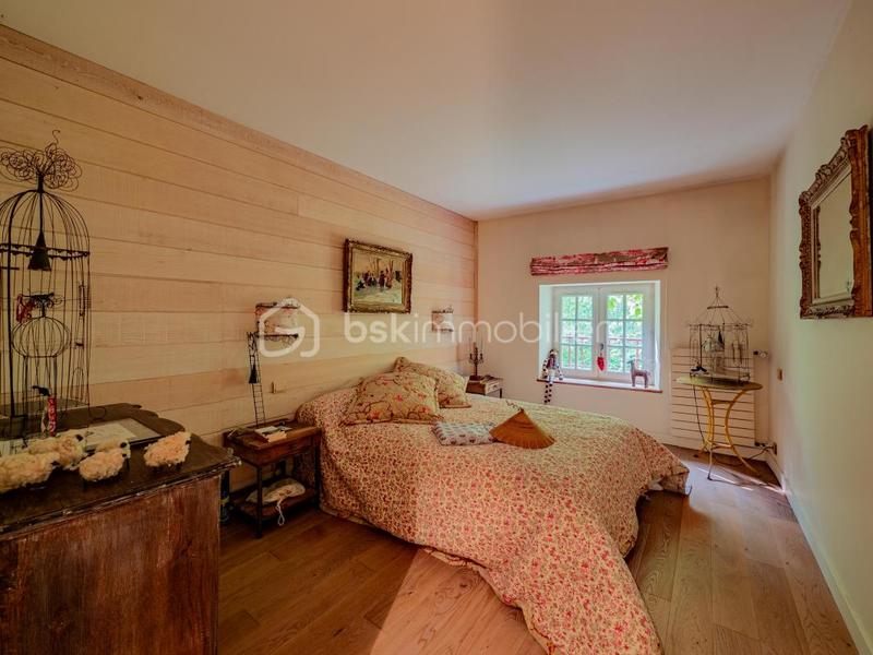 Demeure - 260 m² - 9 pièces