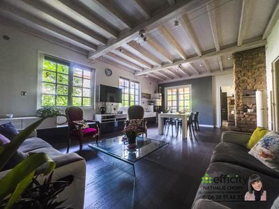 Maison - 199 m² - 7 pièces