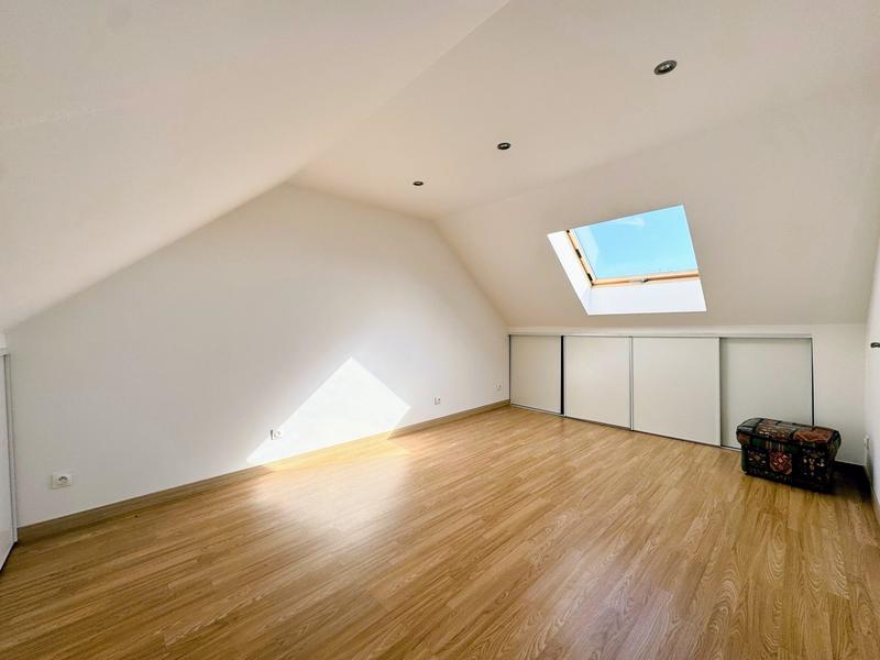 Maison - 102 m² - 5 pièces