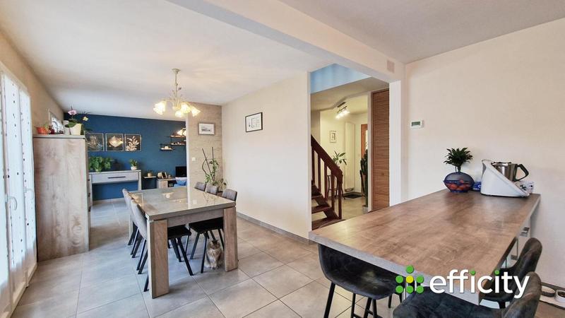 Maison - 110 m² - 6 pièces