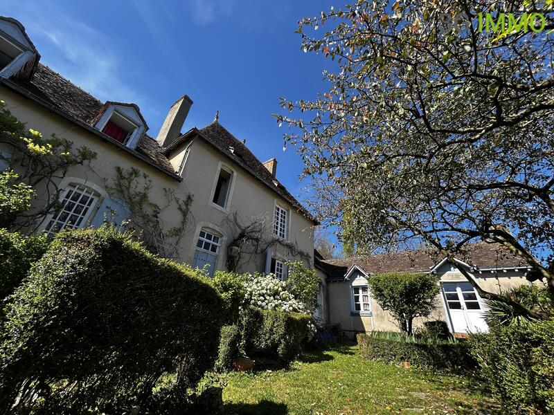 Propriété - 281 m² - 11 pièces