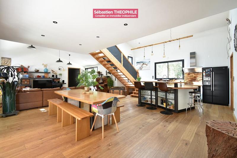 Maison - 161 m² - 5 pièces