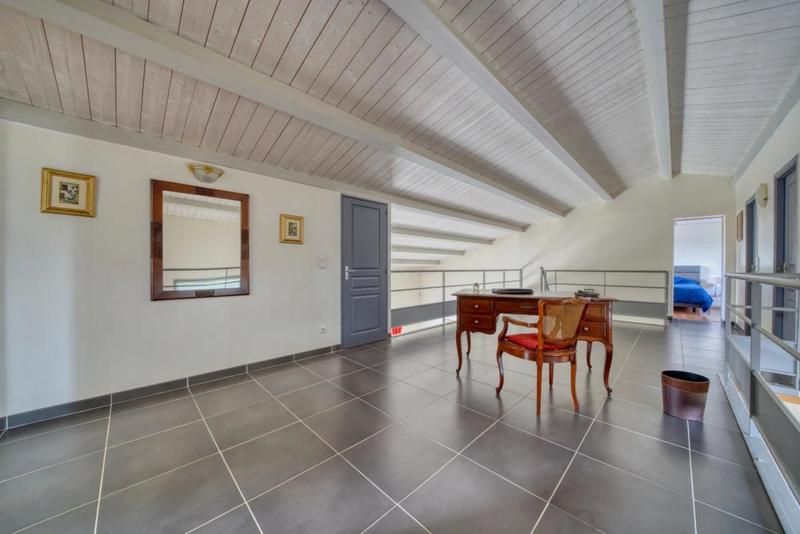 Maison - 180 m² - 7 pièces