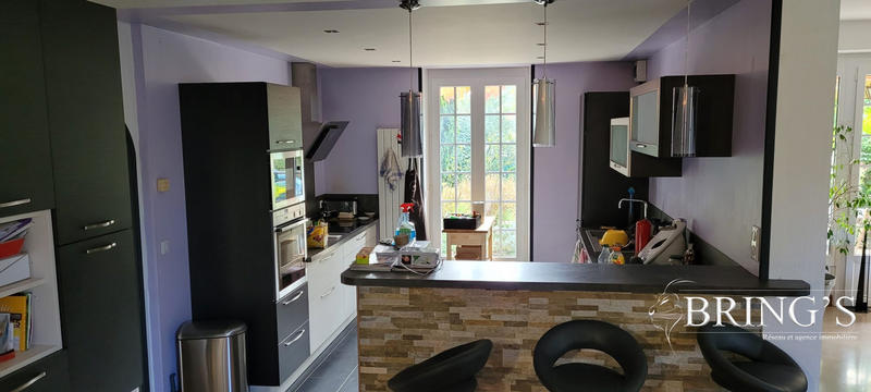 Maison - 250 m² - 9 pièces