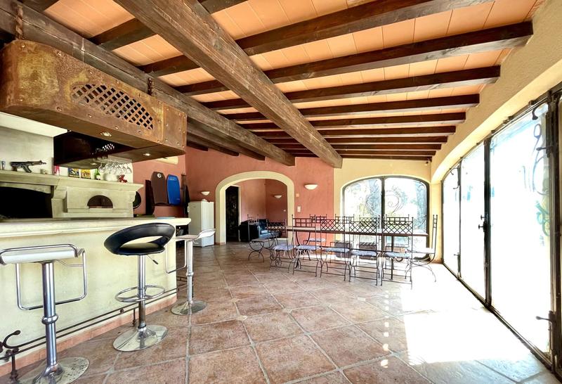 Villa - 262 m² - 6 pièces