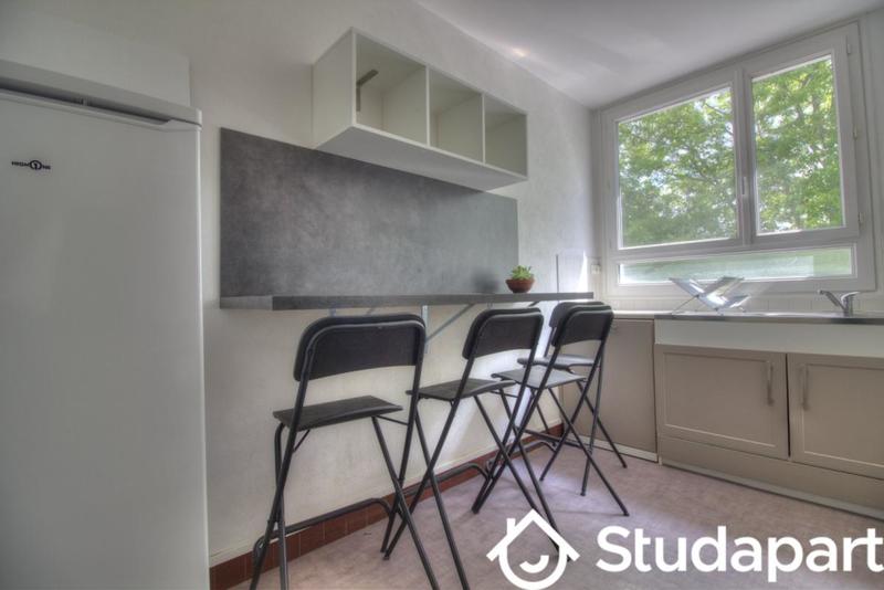 Chambre - 10 m² - 1 pièce