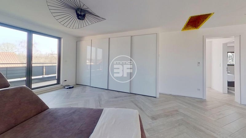 Maison - 215 m² - 6 pièces