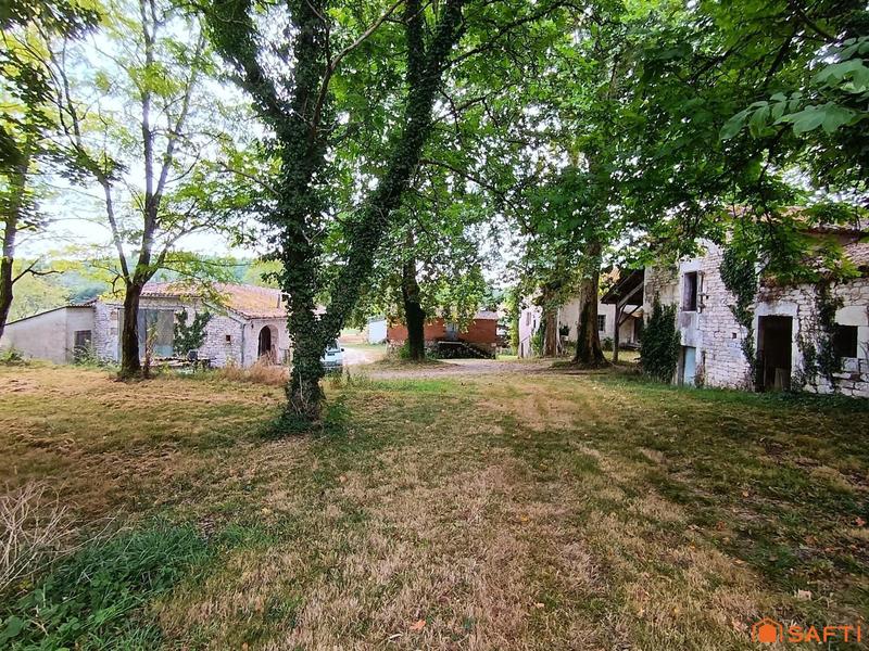 Maison - 300 m² - 9 pièces