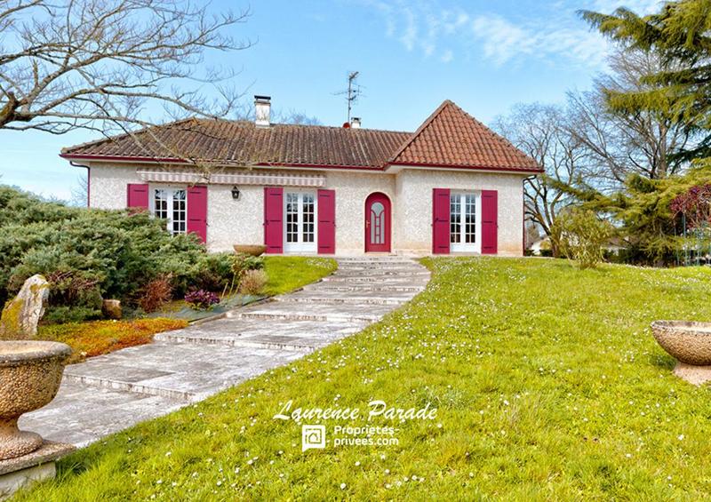 Maison - 227 m² - 7 pièces