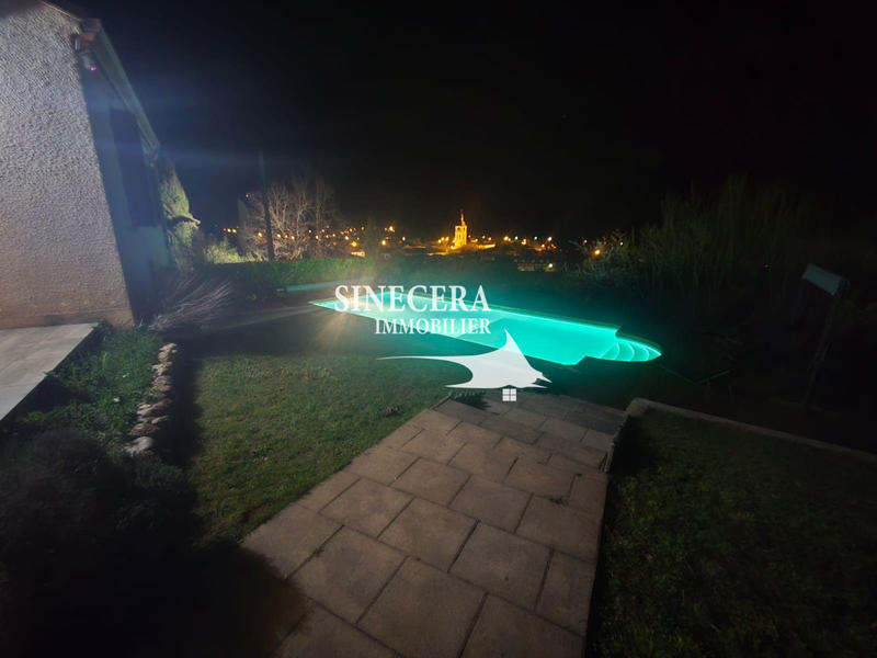 Villa - 198 m² - 10 pièces