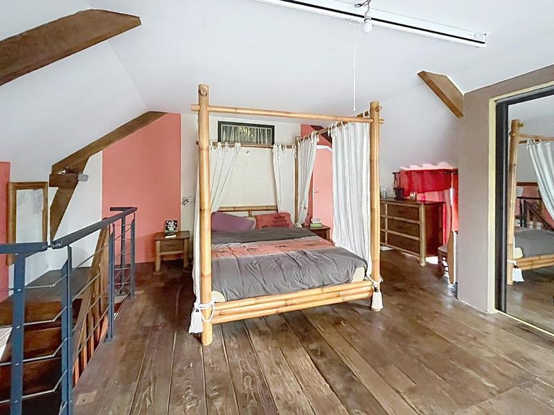 Maison - 220 m² - 6 pièces