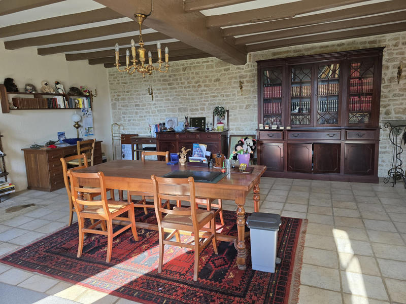 Maison - 562 m² - 19 pièces