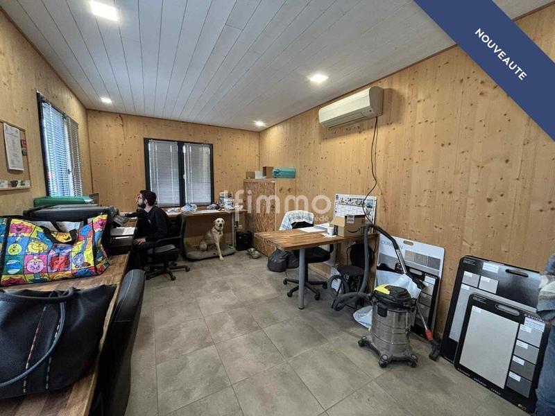 Local commercial - 205 m² - 3 pièces