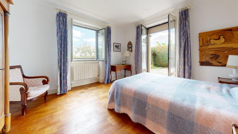 Maison - 320 m² - 8 pièces