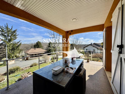 Maison - 200 m² - 10 pièces