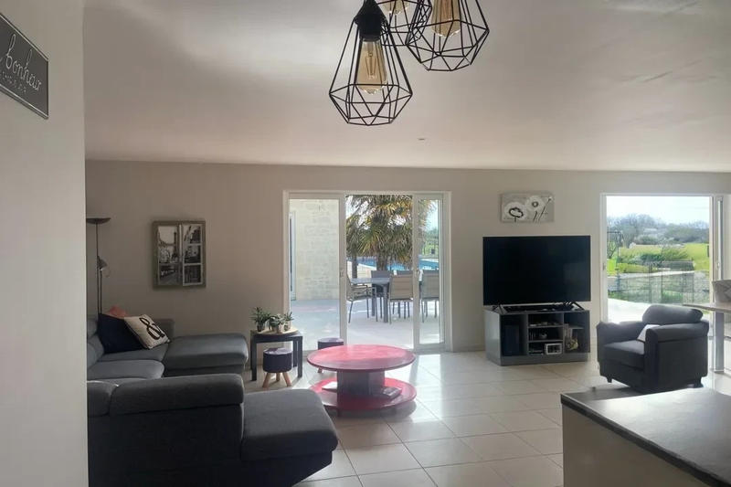 Maison - 198 m² - 6 pièces