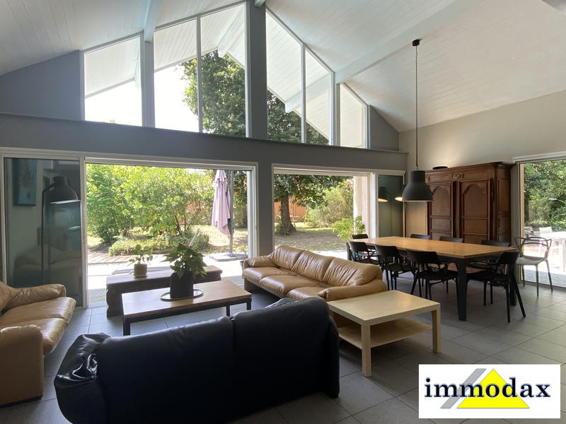 Maison contemporaine - 192 m² - 6 pièces