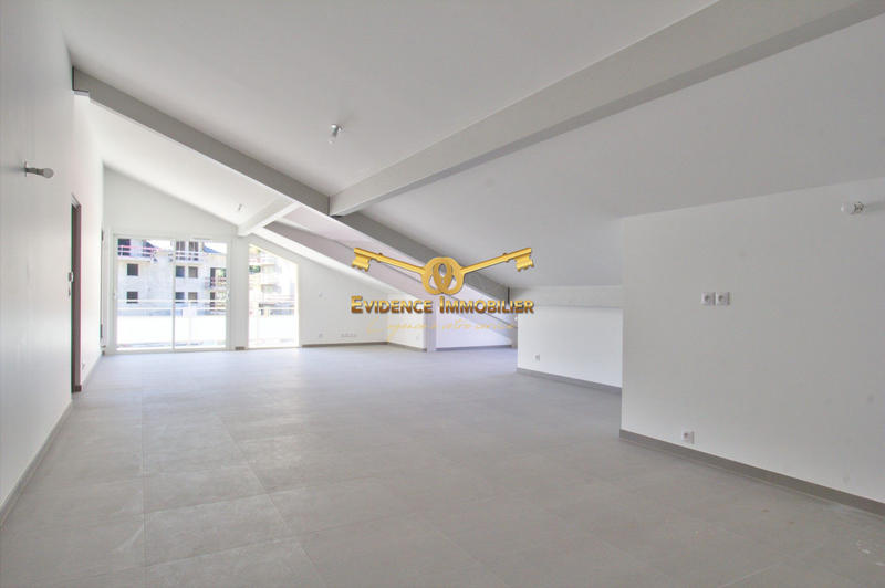 Appartement - 128 m² - 5 pièces