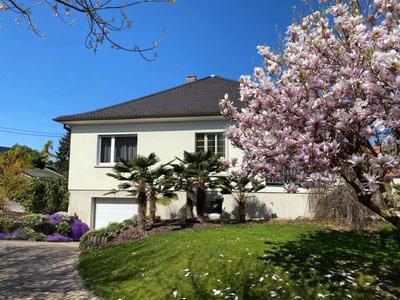 Maison - 204 m² - 7 pièces