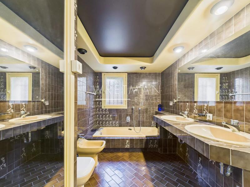 Villa - 192 m² - 6 pièces