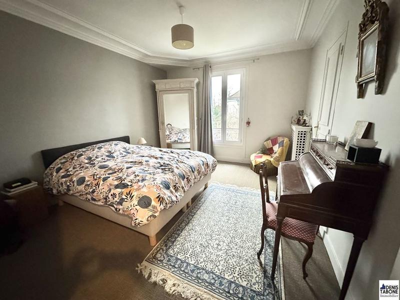 Maison - 225 m² - 10 pièces