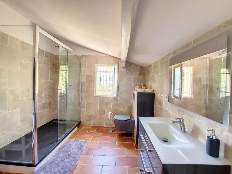 Maison - 210 m² - 6 pièces