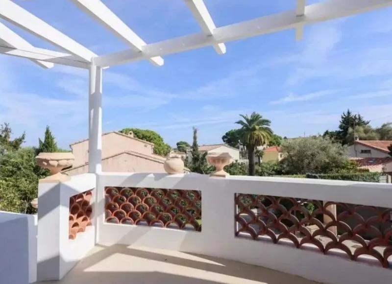 Villa - 260 m² - 10 pièces