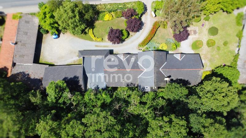 Longère - 232 m² - 8 pièces