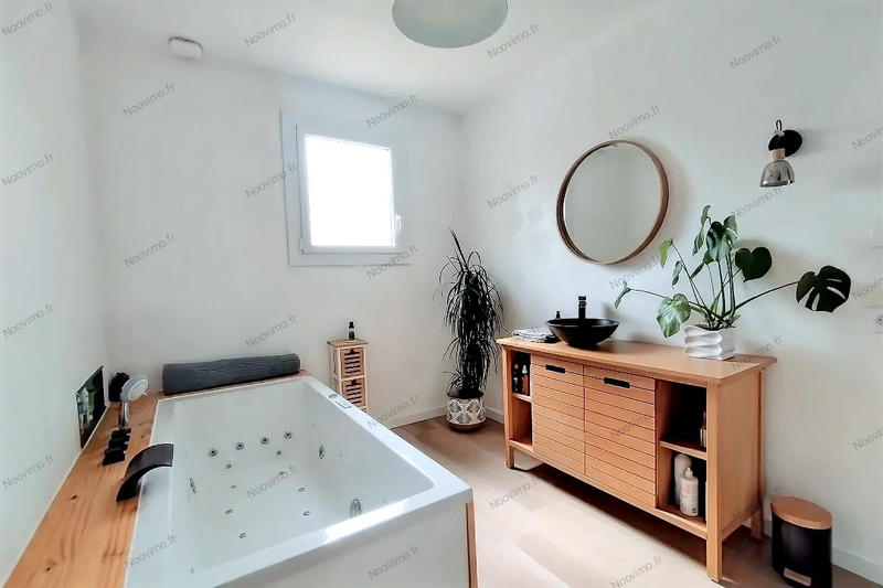 Maison - 165 m² - 7 pièces