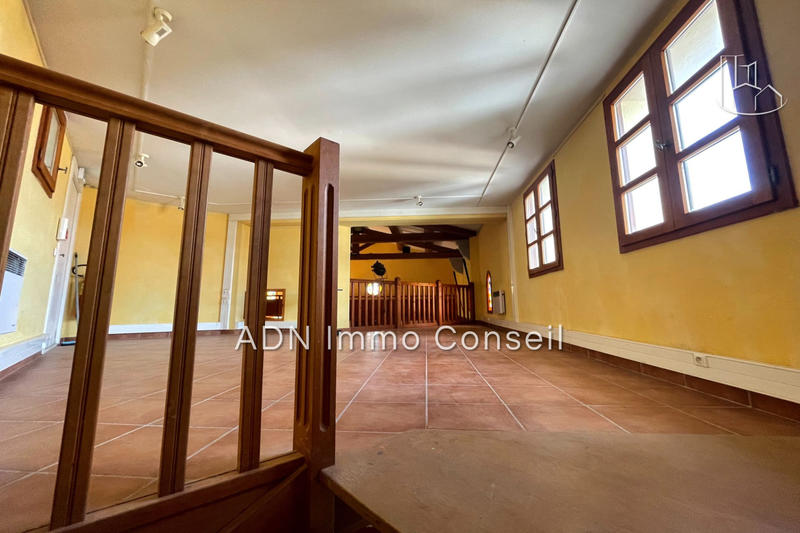 Local commercial - 143 m²