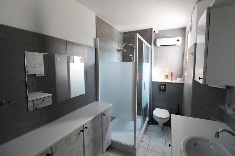 Maison - 251 m² - 12 pièces